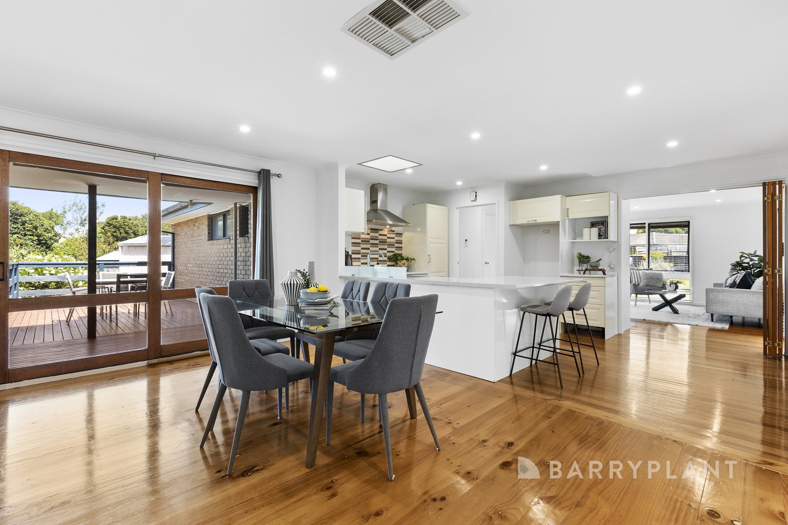 8 Genevieve Court, Ferntree Gully, VIC 3156, Ferntree Gully - Thumbnail 2