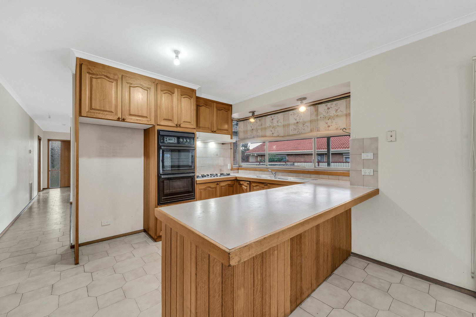 8 Gillingham Crescent, Craigieburn, VIC 3064, Craigieburn - Thumbnail 3