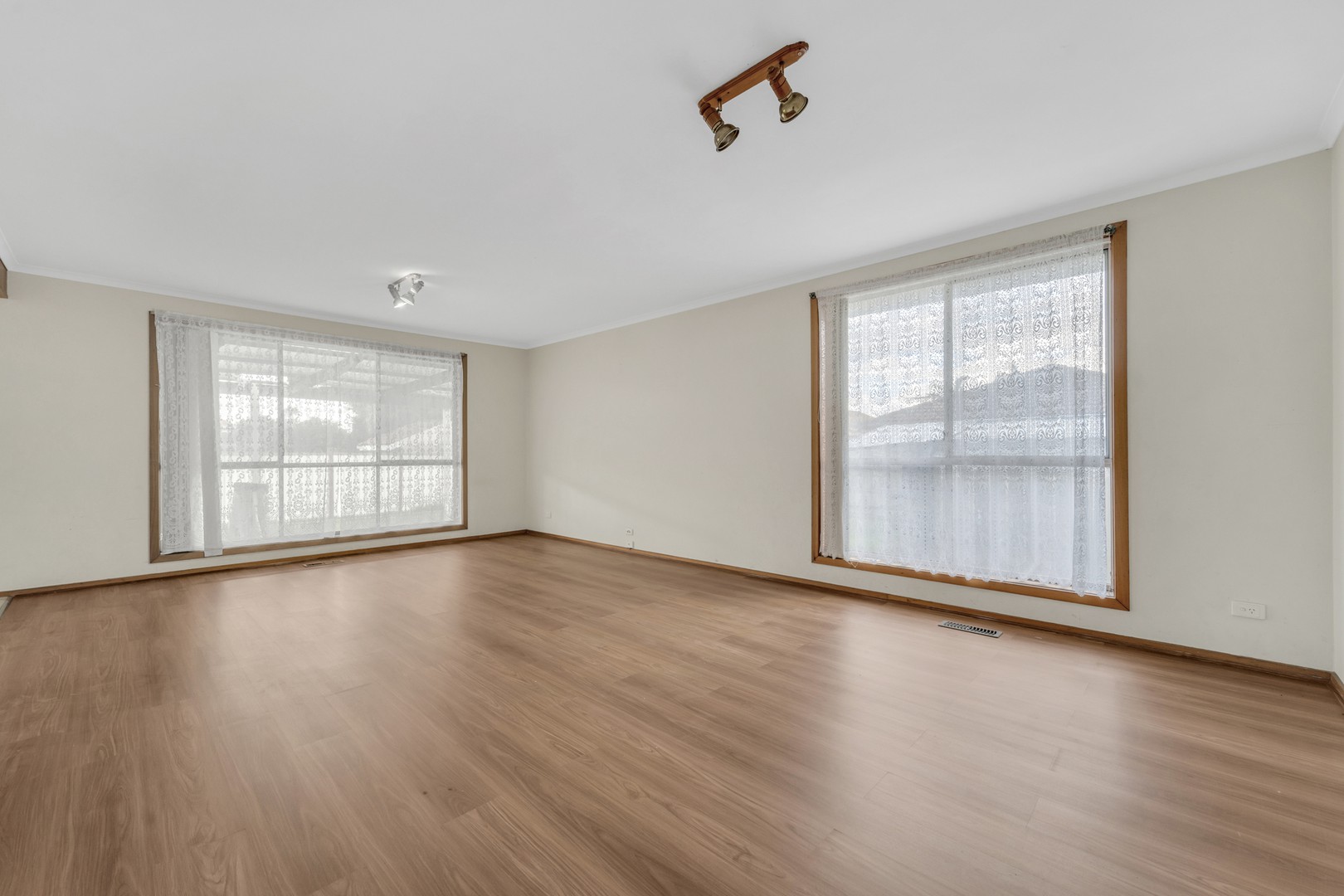 8 Gillingham Crescent, Craigieburn, VIC 3064, Craigieburn - Thumbnail 6