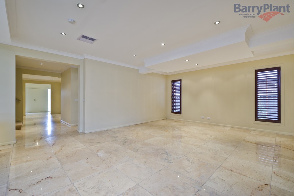 8 Gingelly Close, Point Cook, VIC 3030, Point Cook - Thumbnail 4