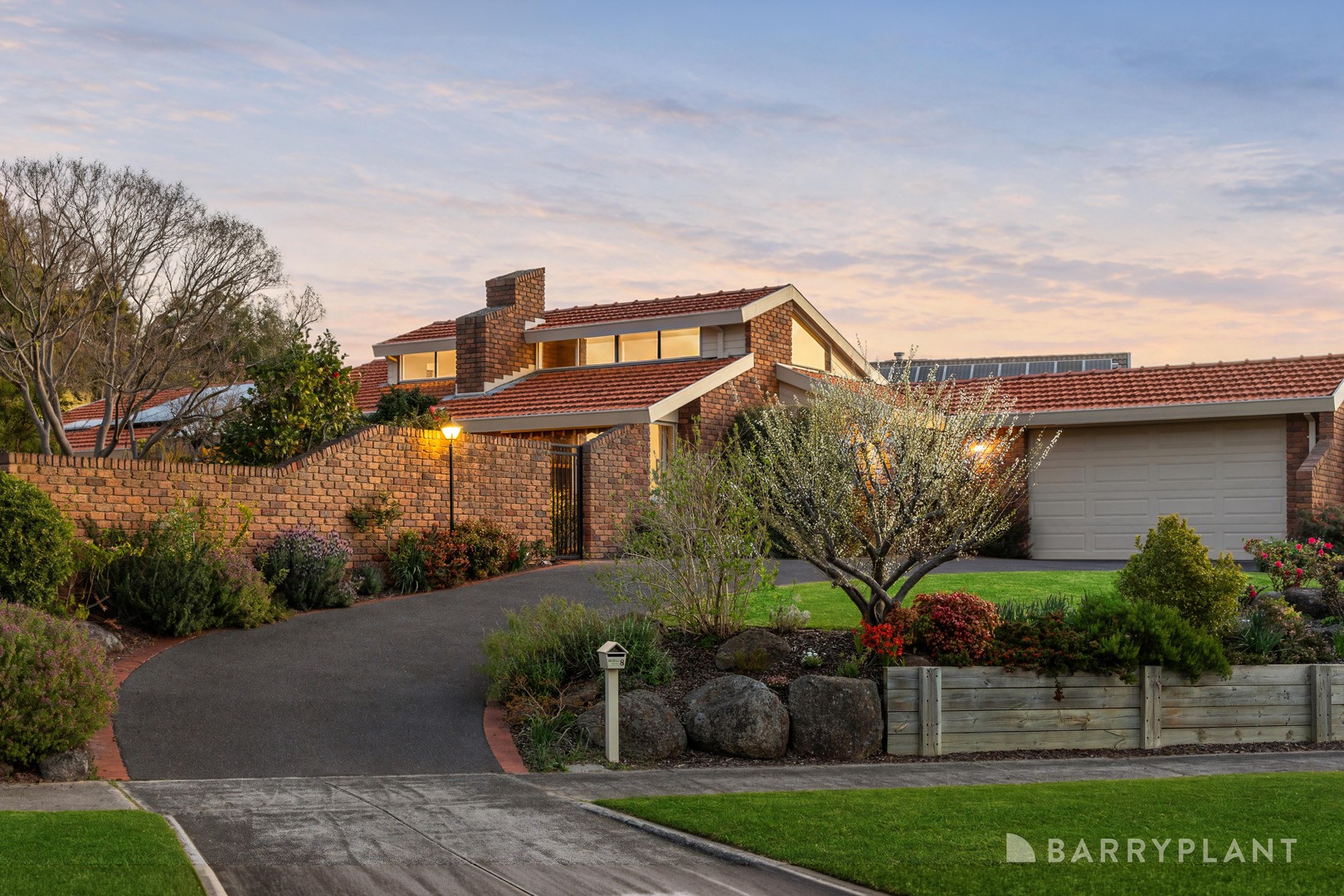 8 Glen Orchard Close, Templestowe, VIC 3106 - Thumbnail 2 - 22/09/2026