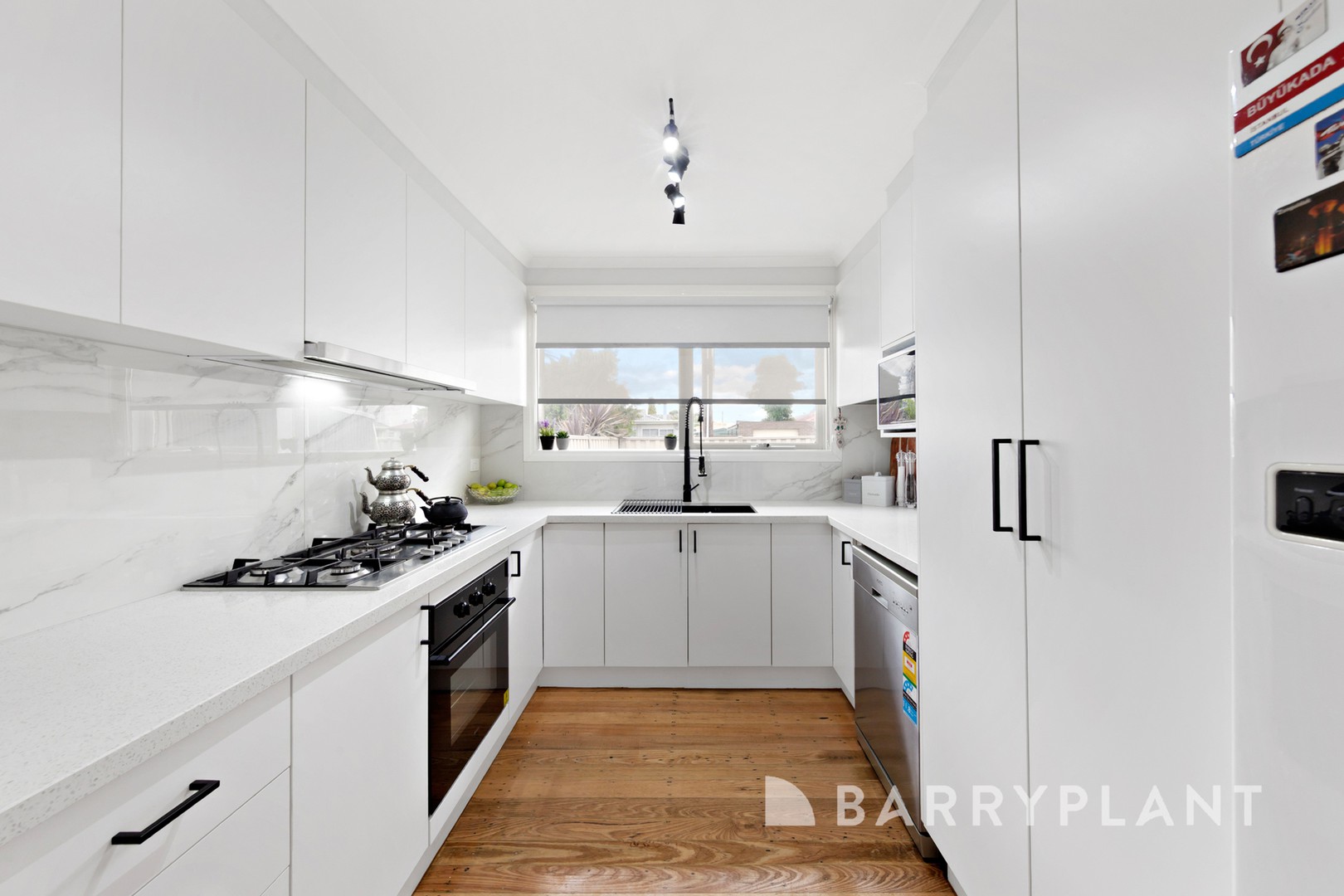 8 Glenrobe Street, Deer Park, VIC 3023, Deer Park - Thumbnail 4