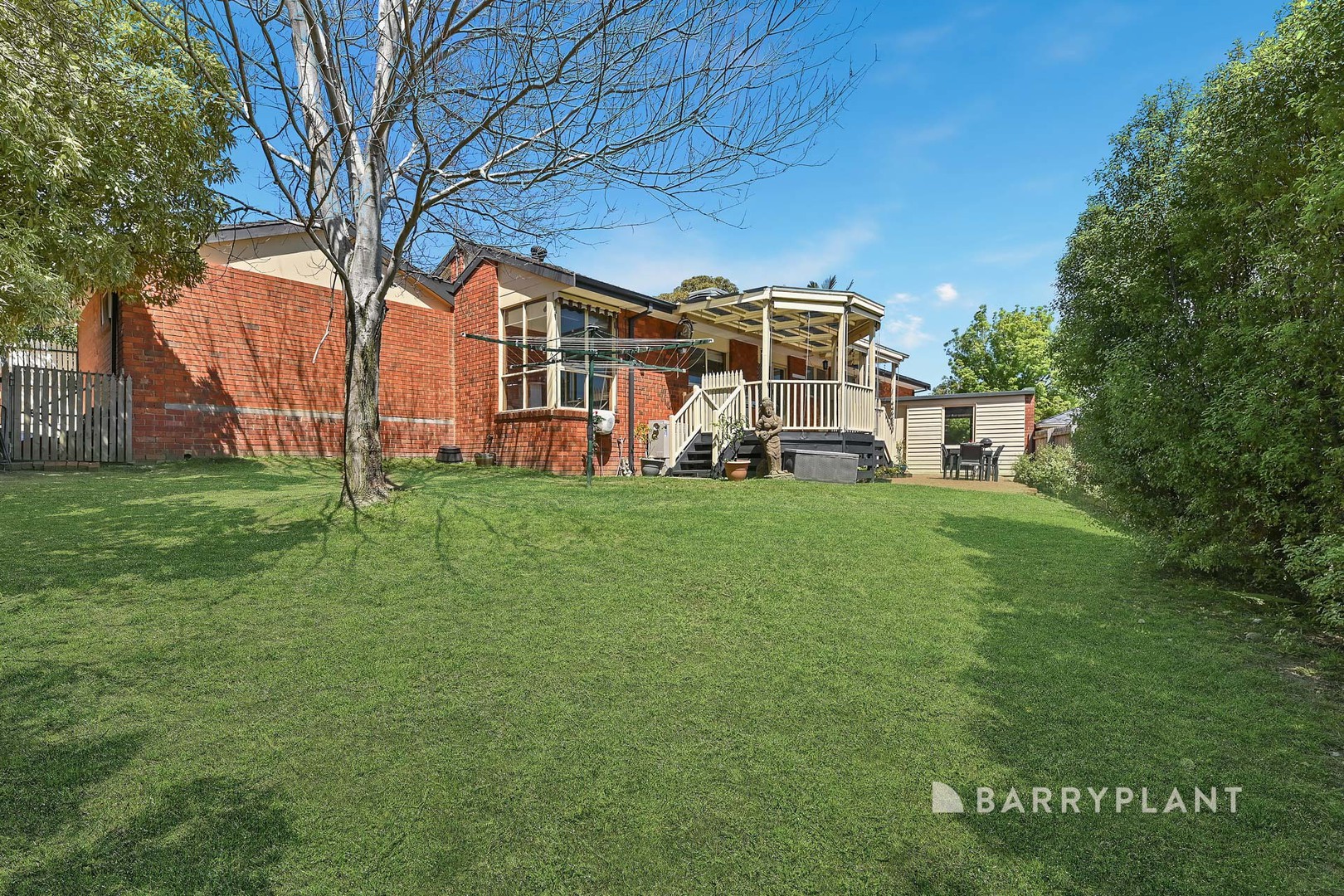 8 Glover Court, Berwick, VIC 3806 - Thumbnail 2 - 16/10/2025