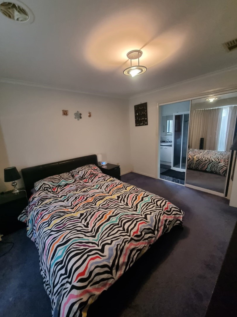 8 Goodenia Place, Hillside, VIC 3037, Hillside - Thumbnail 2