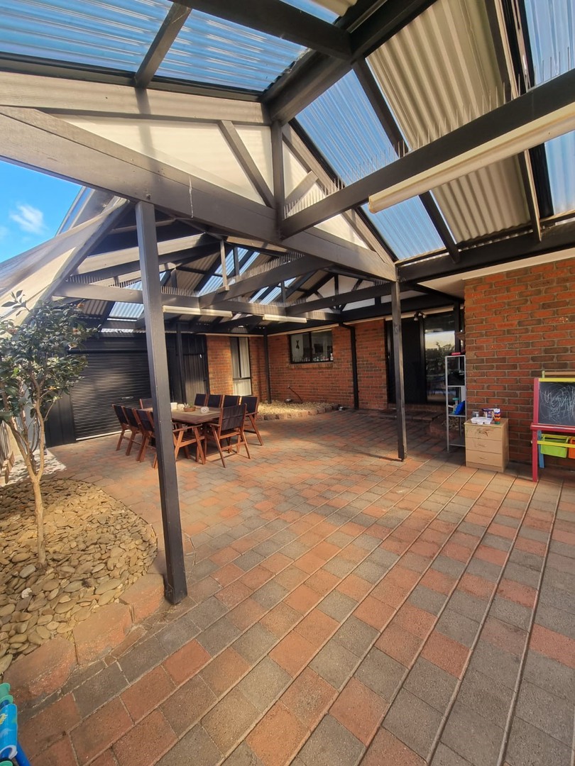 8 Goodenia Place, Hillside, VIC 3037, Hillside - Thumbnail 5