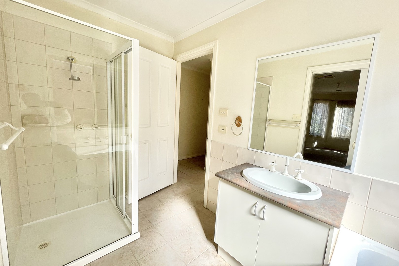 8 Goulburn Circuit, Caroline Springs, VIC 3023, Caroline Springs - Thumbnail 6