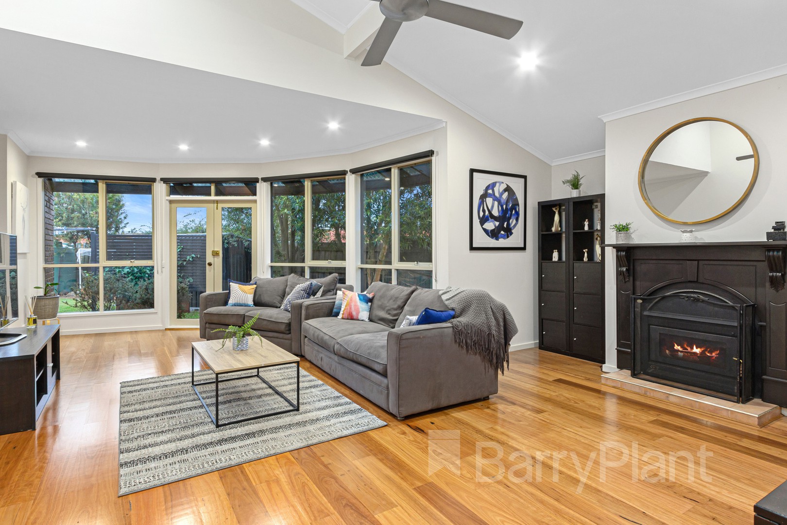 8 Gould Close, Wantirna South, VIC 3152, Wantirna South - Thumbnail 2