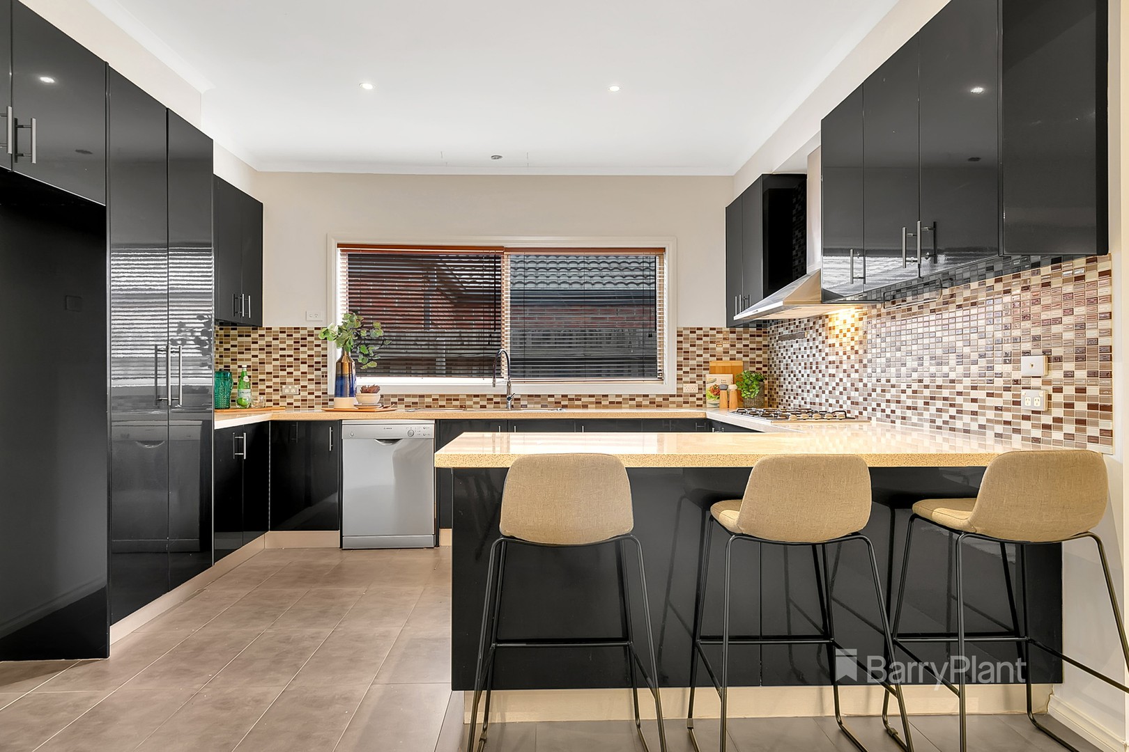 8 Grange Drive, South Morang, VIC 3752, South Morang - Thumbnail 3