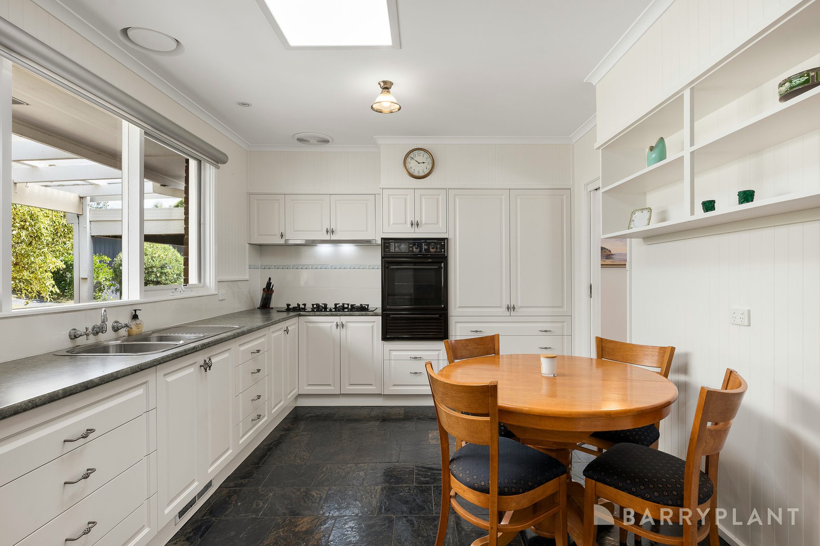 8 Greenwood Lane, Mooroolbark, VIC 3138, Mooroolbark - Thumbnail 3