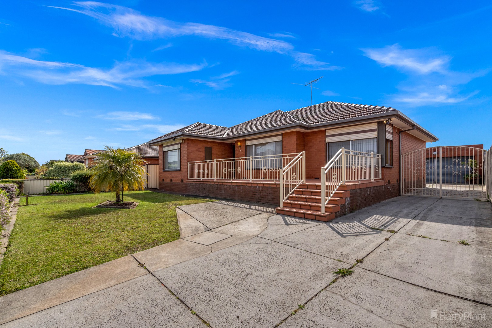 8 Halsey Street, Reservoir, VIC 3073, Reservoir - Thumbnail 2