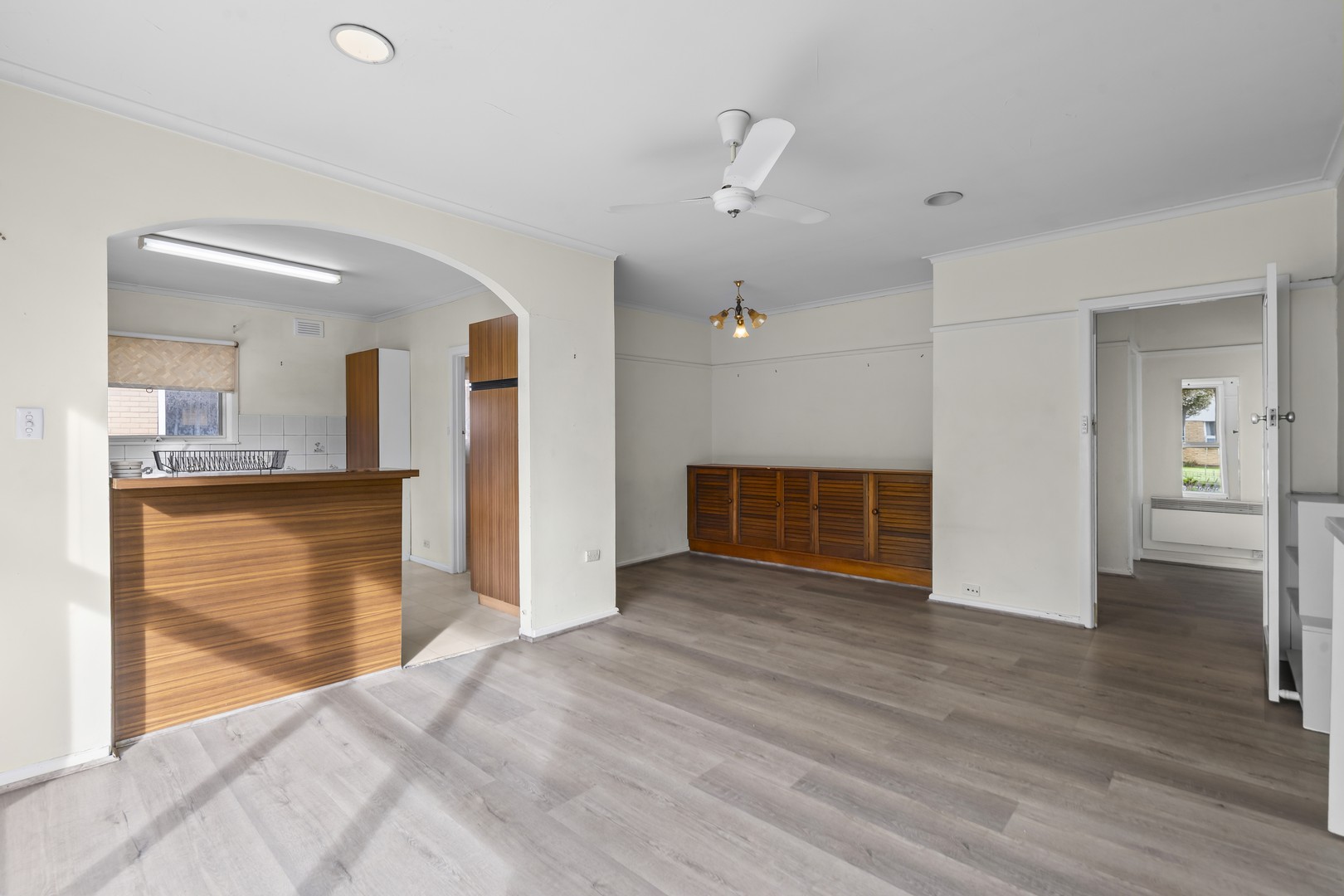 8 Hampshire Road, Forest Hill, VIC 3131 - Thumbnail 2 - 14/09/2026