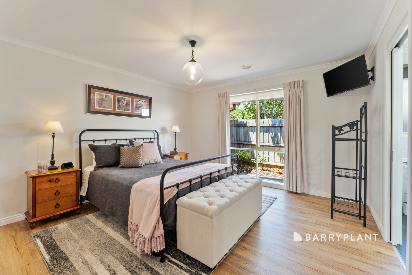 8 Hampton Court, Beaconsfield, VIC 3807 - Thumbnail 2 - 15/01/2025