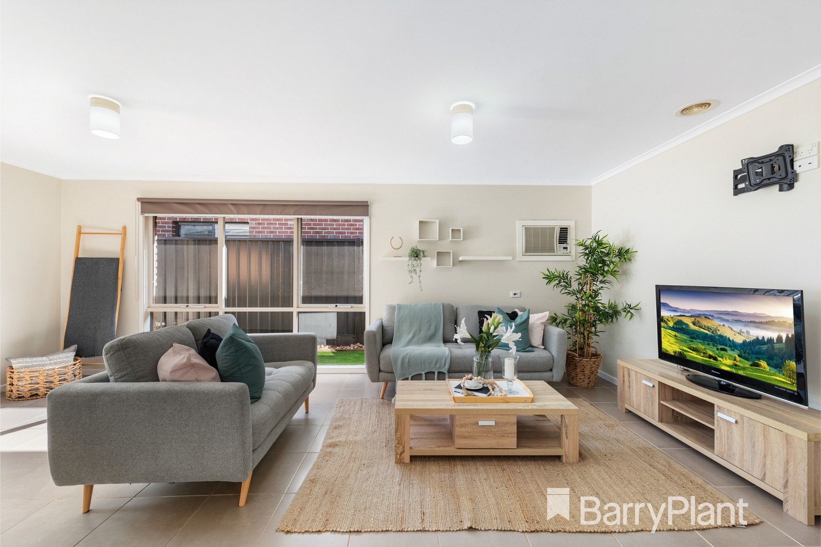 8 Hannah Close, Melton West, VIC 3337, Melton West - Thumbnail 4