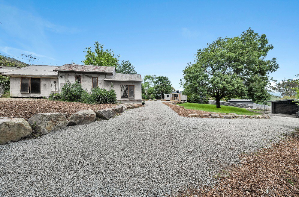 8 Hansen Road, Boronia, VIC 3155 - Thumbnail 2 - 02/11/2023