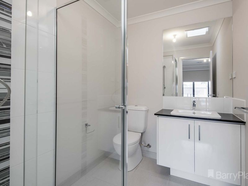 8 Hartney Avenue, Pakenham, VIC 3810, Pakenham - Thumbnail 8