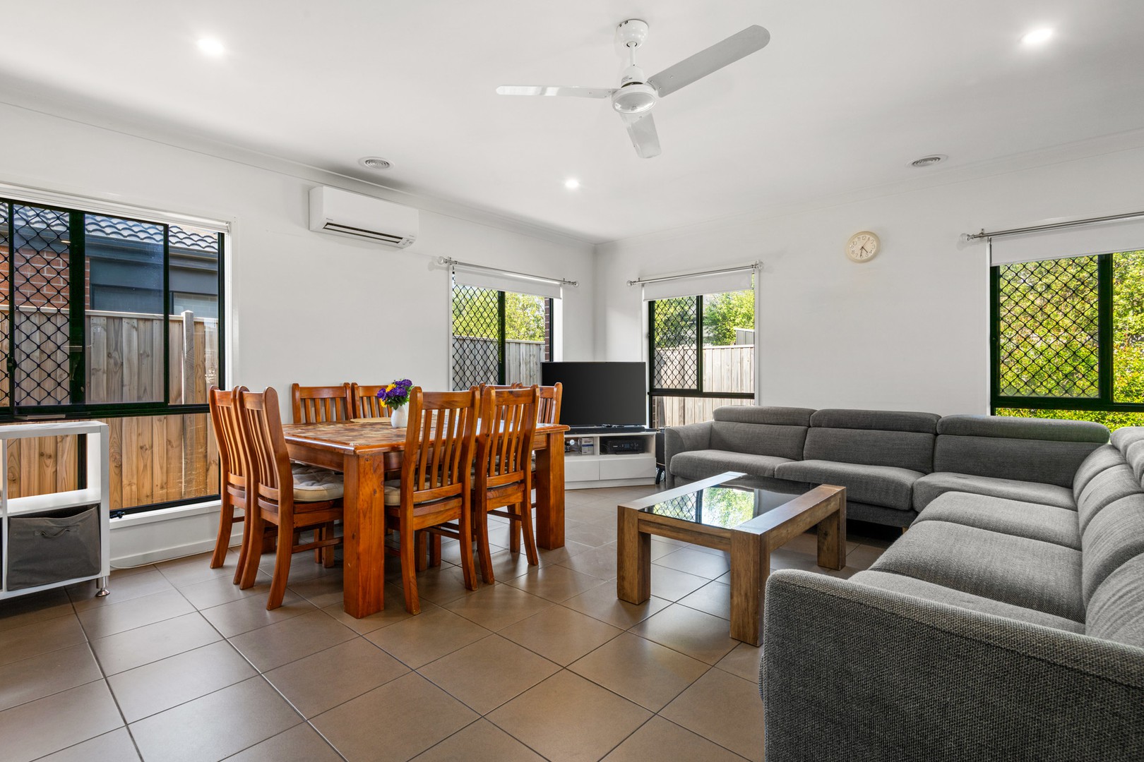 8 Havant Circuit, Charlemont, VIC 3217 - Thumbnail 2 - 05/11/2025