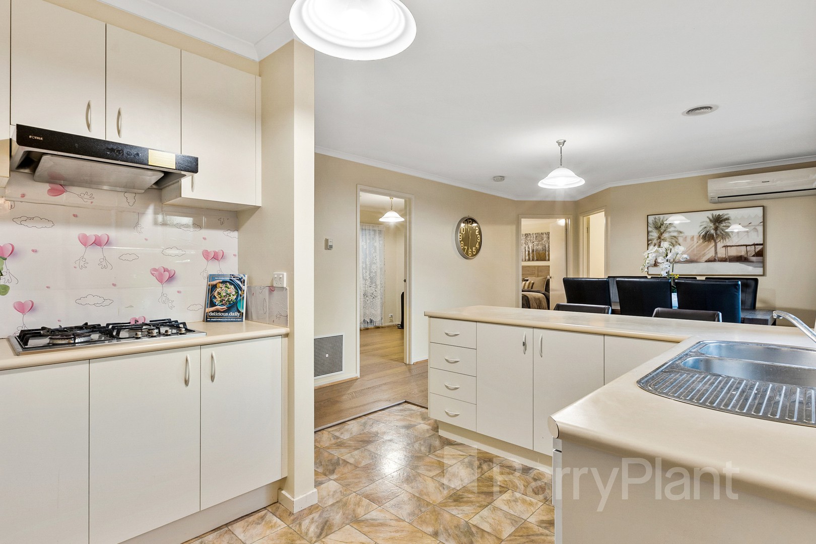 8 Hinkley Avenue, Croydon, VIC 3136, Croydon - Thumbnail 2