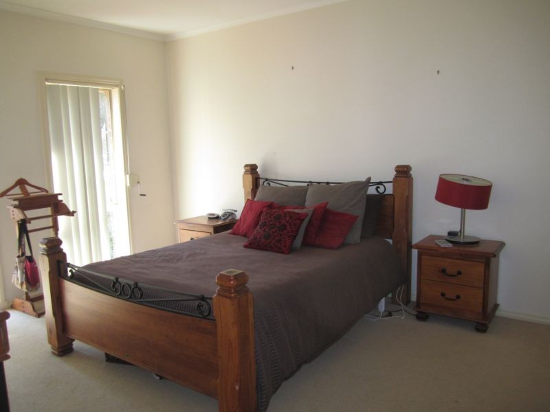 8 Holmes Way, Caroline Springs, VIC 3023, Caroline Springs - Thumbnail 6