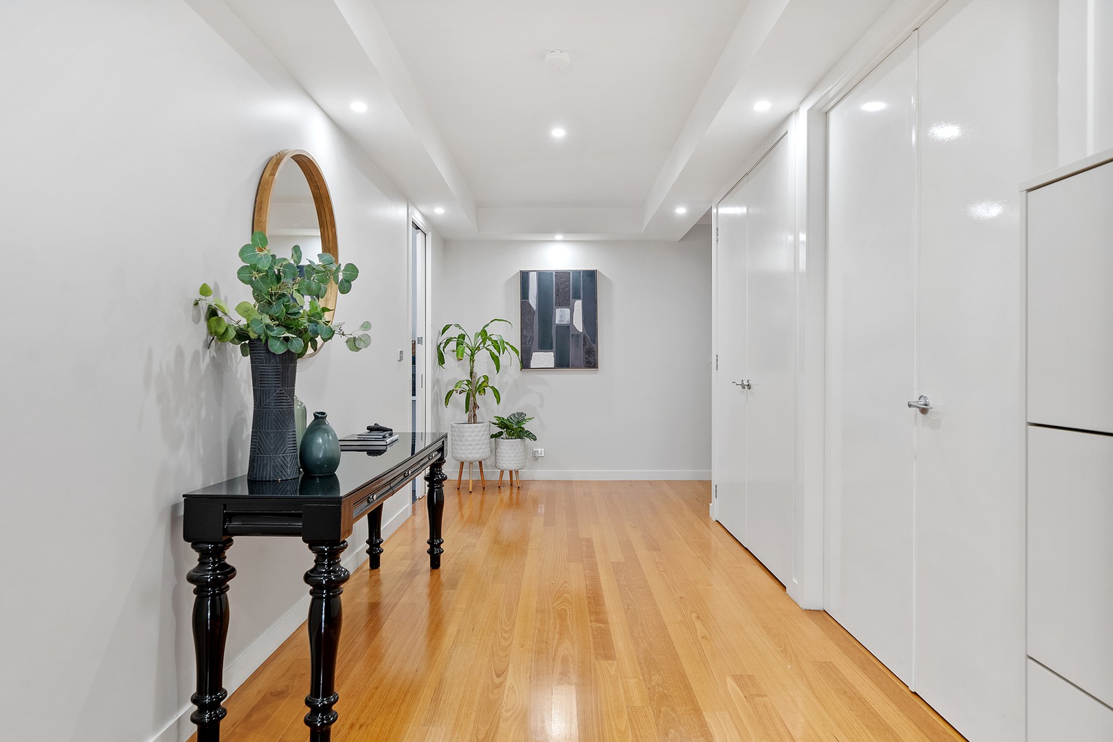 8 Hovell Drive, Burnside Heights, VIC 3023 - Thumbnail 2 - 31/05/2024