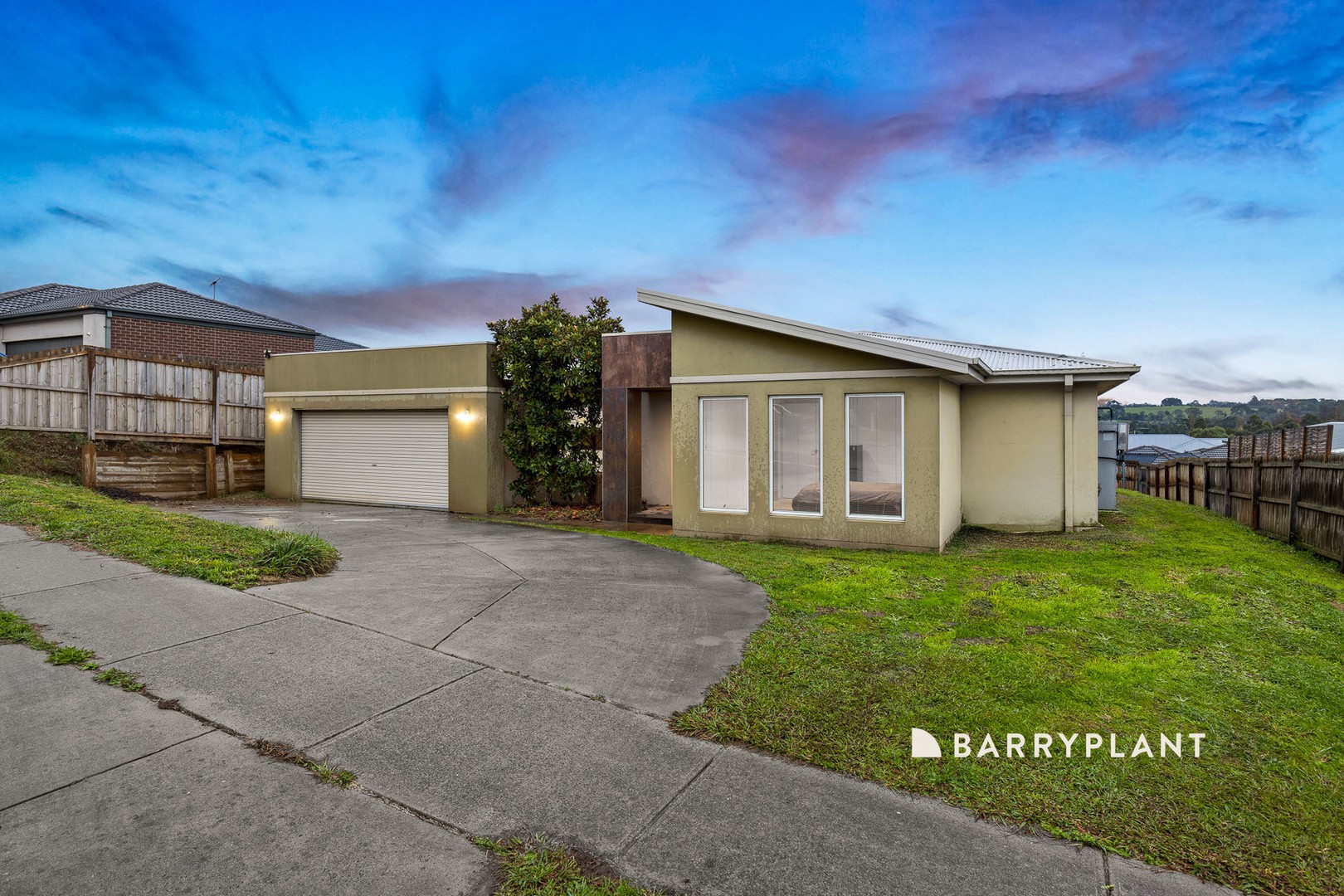 8 Howard Street, Warragul, VIC 3820 - Thumbnail 2 - 10/06/2026