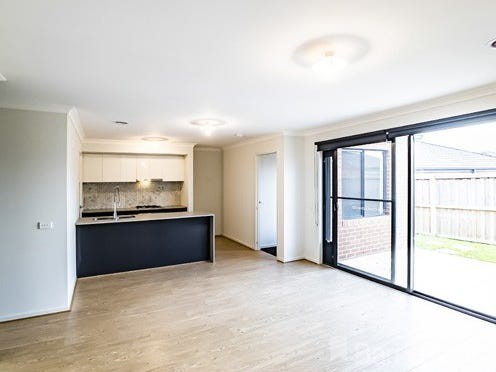 8 Hurdle Street, Clyde North, VIC 3978, Clyde North - Thumbnail 2