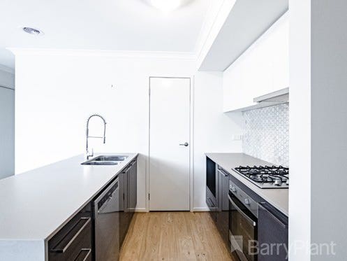 8 Hurdle Street, Clyde North, VIC 3978, Clyde North - Thumbnail 3