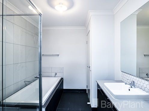 8 Hurdle Street, Clyde North, VIC 3978, Clyde North - Thumbnail 7
