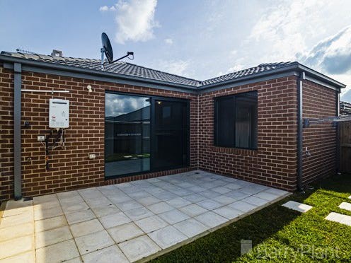 8 Hurdle Street, Clyde North, VIC 3978, Clyde North - Thumbnail 8