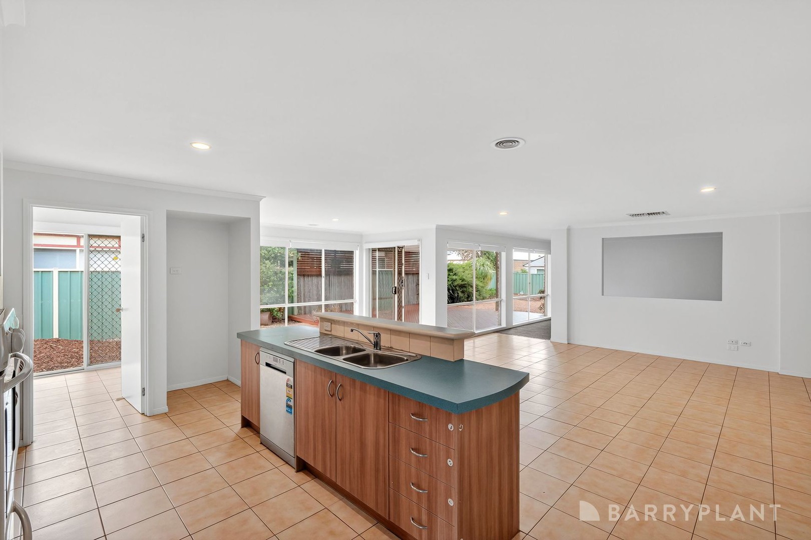8 Hydefield Drive, Wyndham Vale, VIC 3024, Wyndham Vale - Thumbnail 7