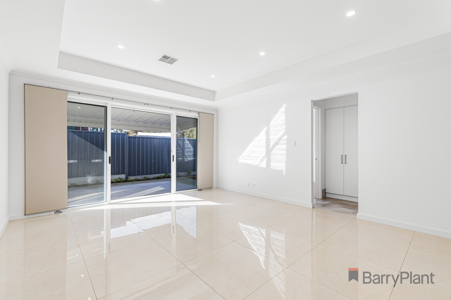 8 Isambard CourtModbury Heights, SA 5092  - Leased, Modbury Heights - Thumbnail 4