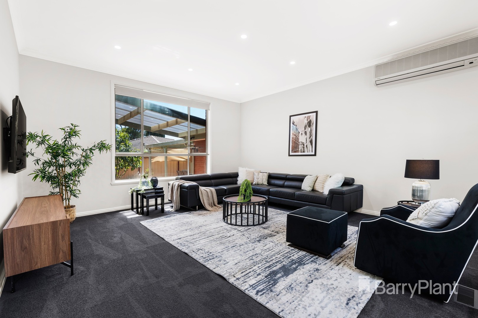 8 Jacaranda Drive, Mill Park, VIC 3082, Mill Park - Thumbnail 2