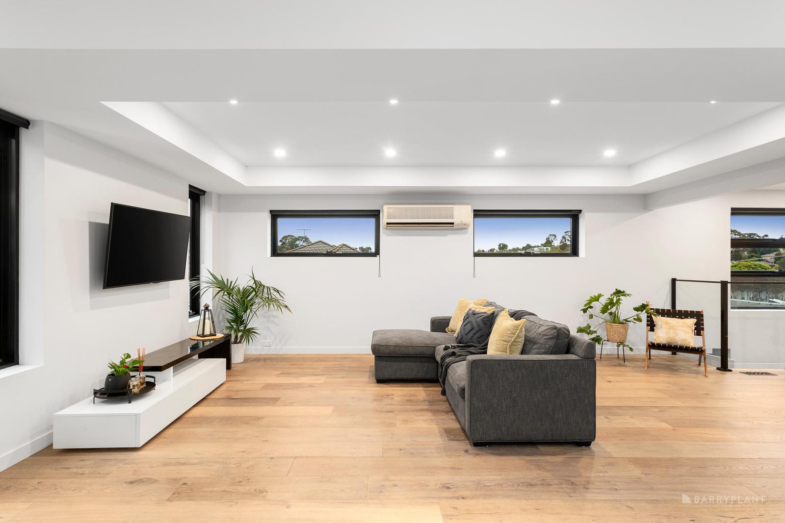 8 Jeffrey Street, Templestowe Lower, VIC 3107 - Thumbnail 2 - 22/10/2024