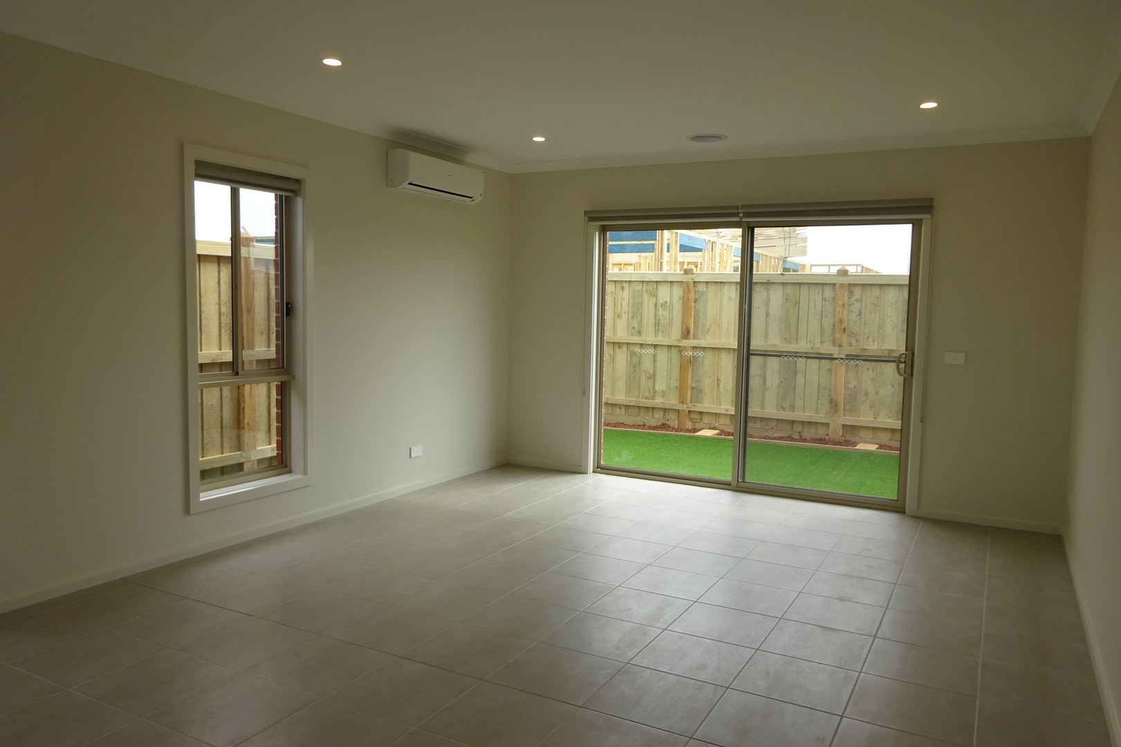 8 Jolimont Avenue, Mickleham, VIC 3064, Mickleham - Thumbnail 4