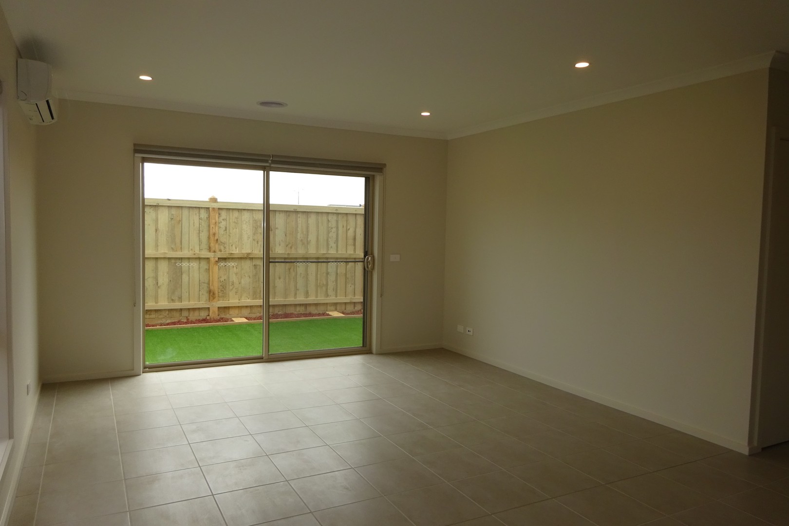 8 Jolimont Avenue, Mickleham, VIC 3064, Mickleham - Thumbnail 5