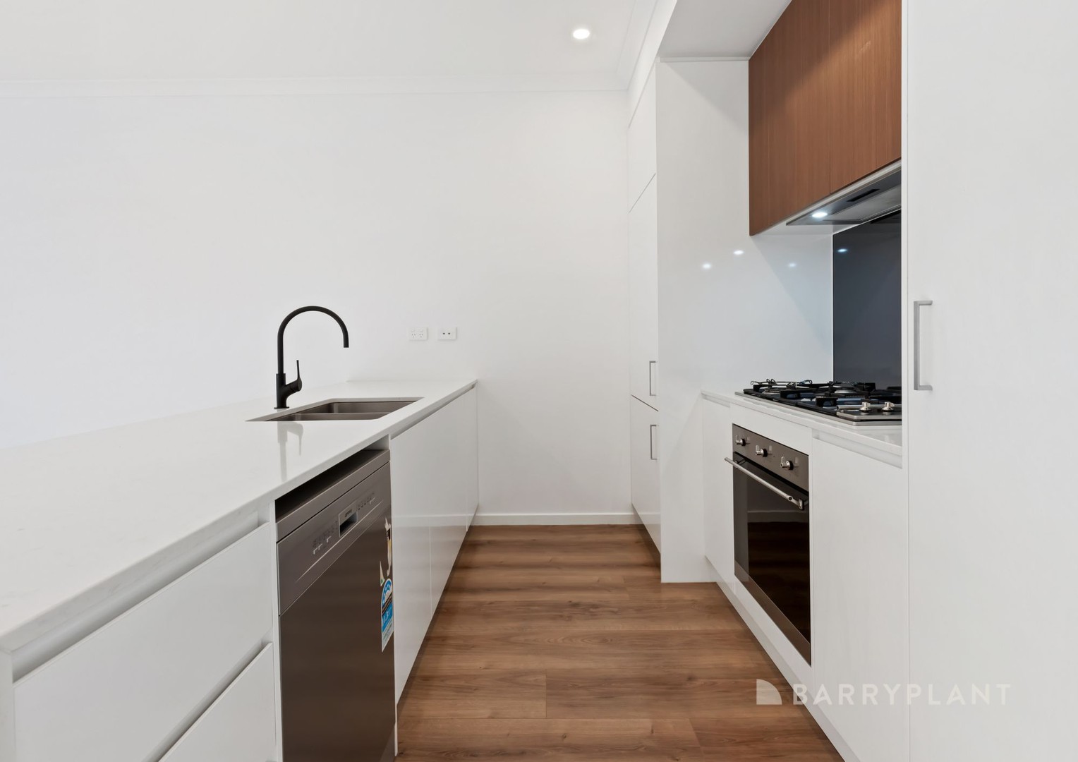 8 Kavanagh Crescent, Keilor Downs, VIC 3038, Keilor Downs - Thumbnail 2