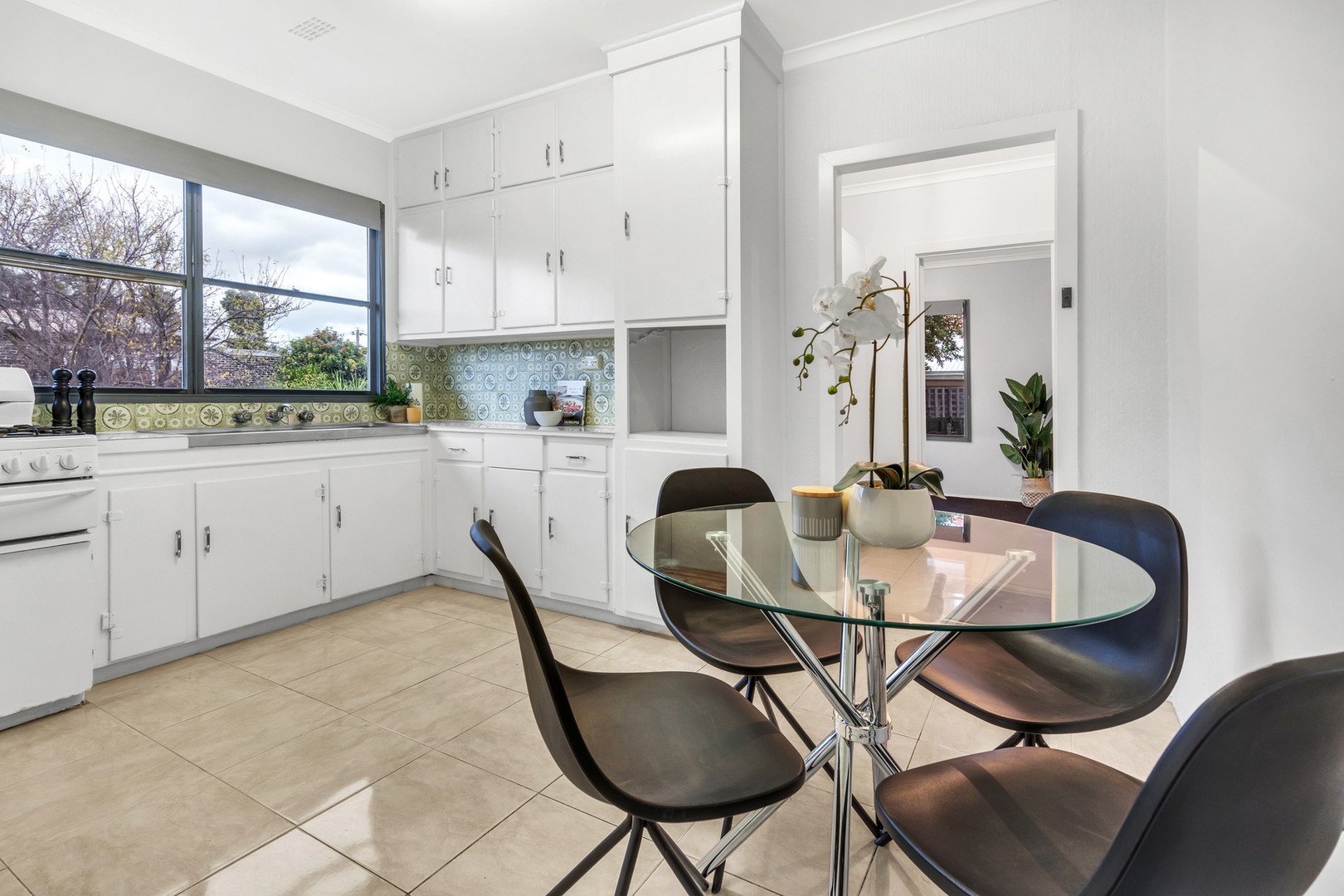 8 Kerang Avenue, Reservoir, VIC 3073, Reservoir - Thumbnail 4