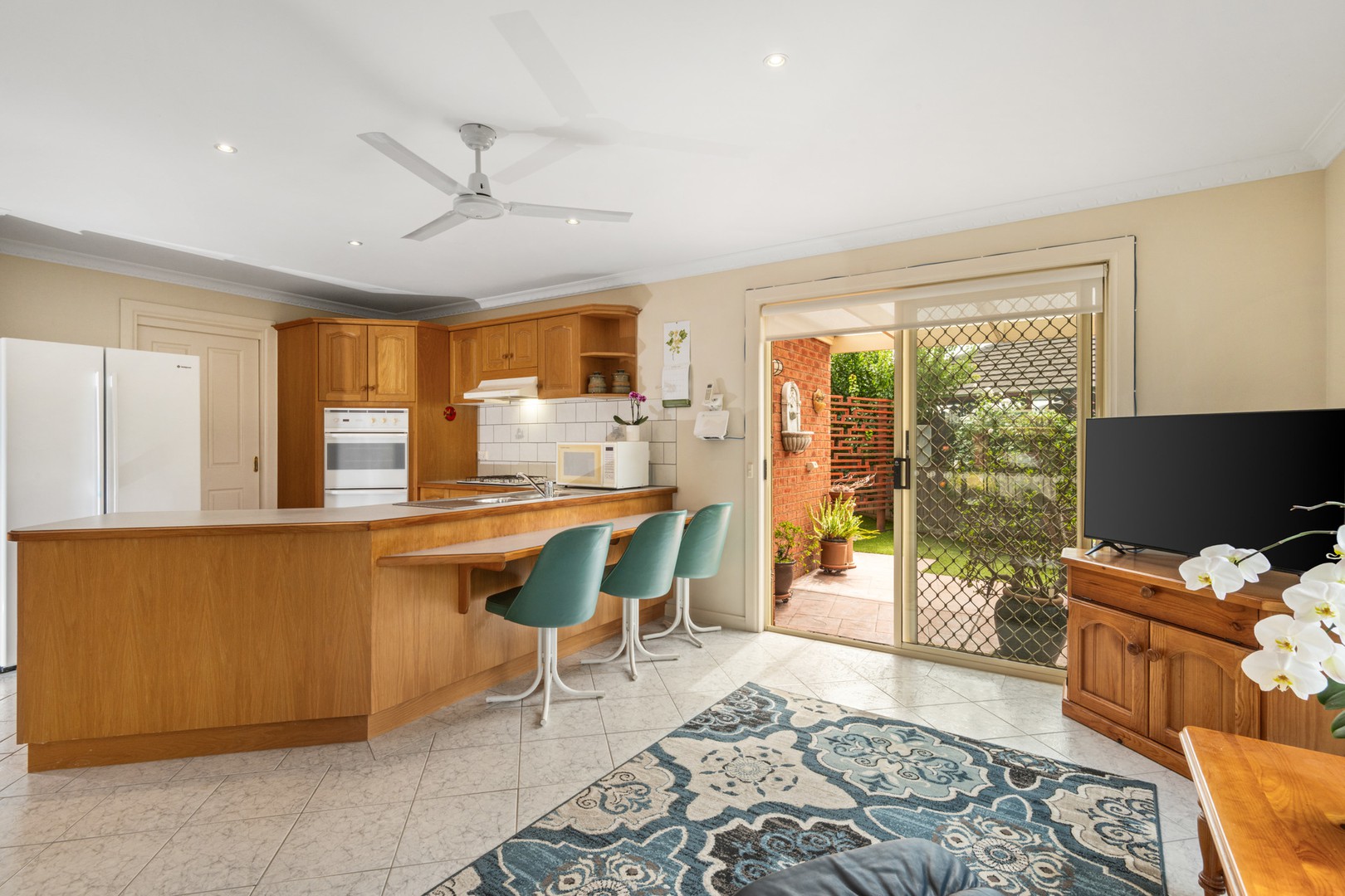 8 Kerrins Court, Highton, VIC 3216, Highton - Thumbnail 5