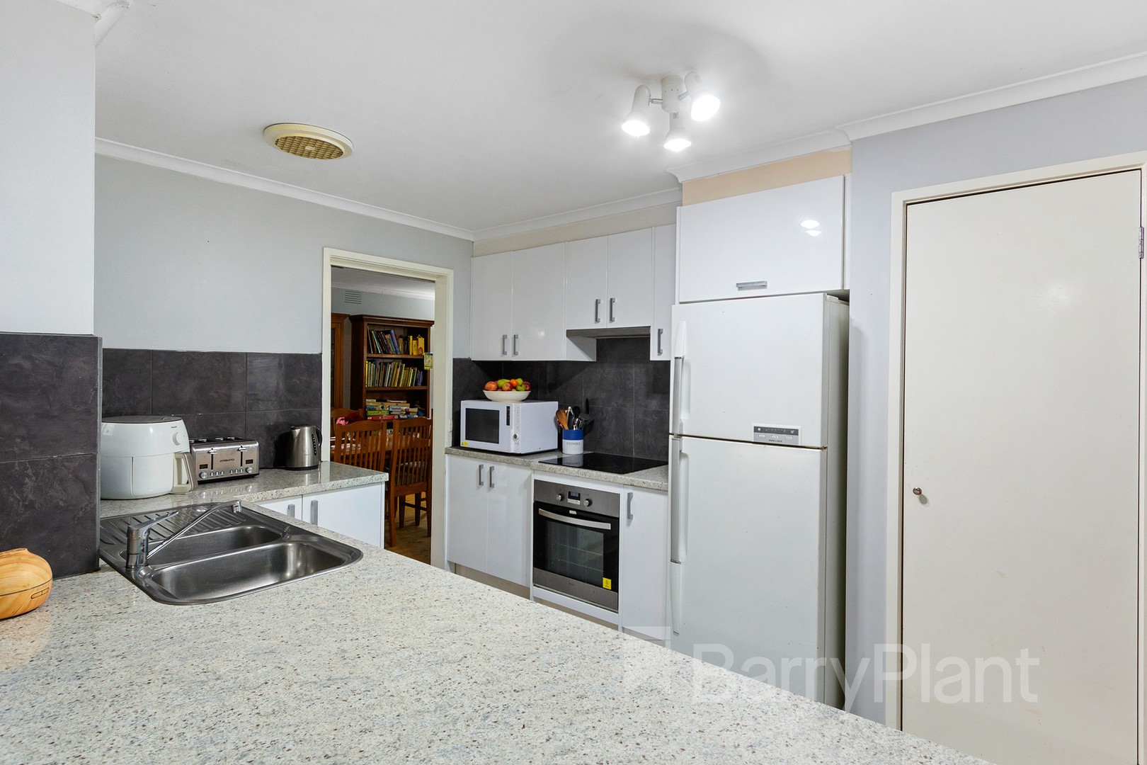 8 Keyes Court, Wantirna South, VIC 3152, Wantirna South - Thumbnail 3