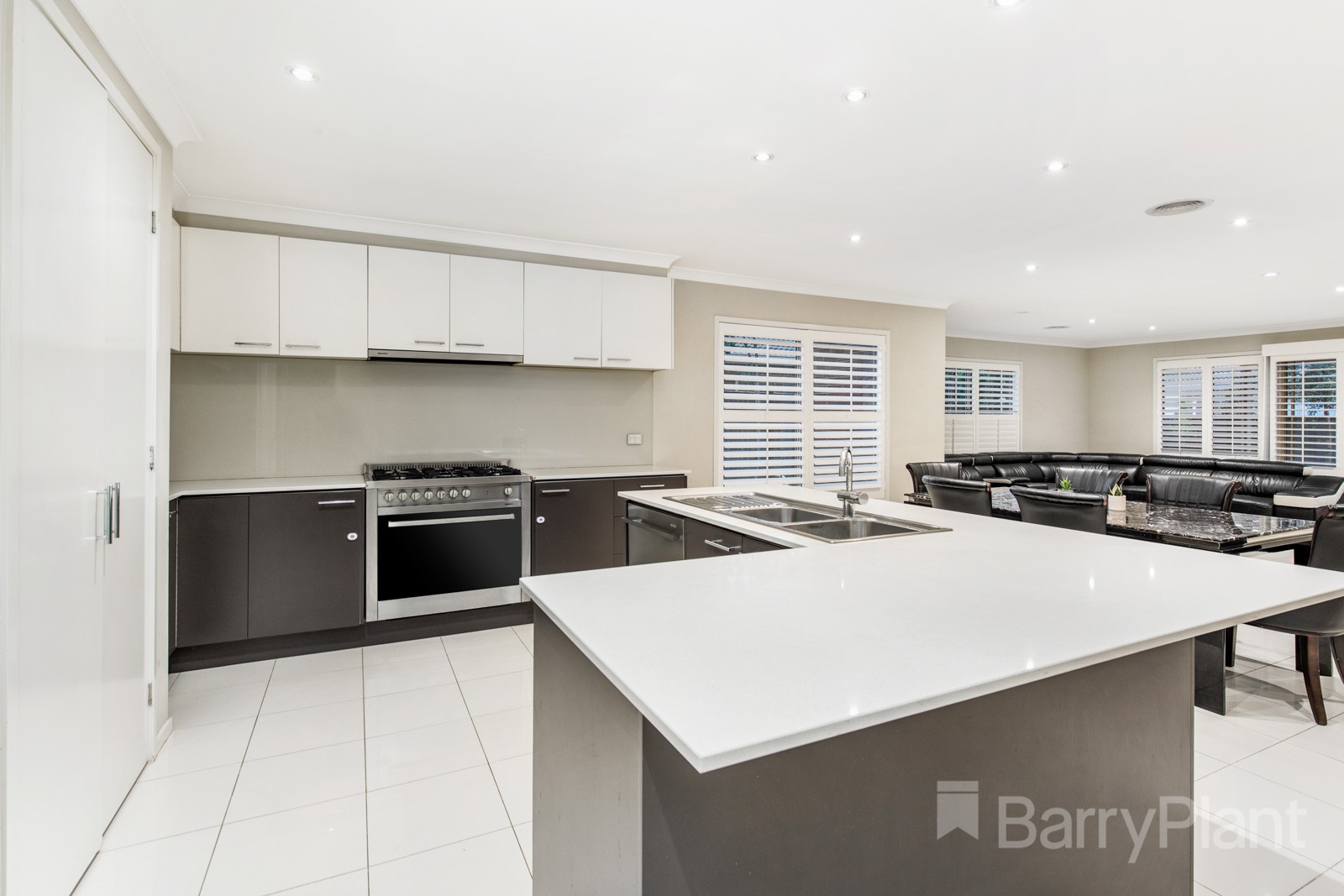 8 Kingbird Avenue, Tarneit, VIC 3029, Tarneit - Thumbnail 2