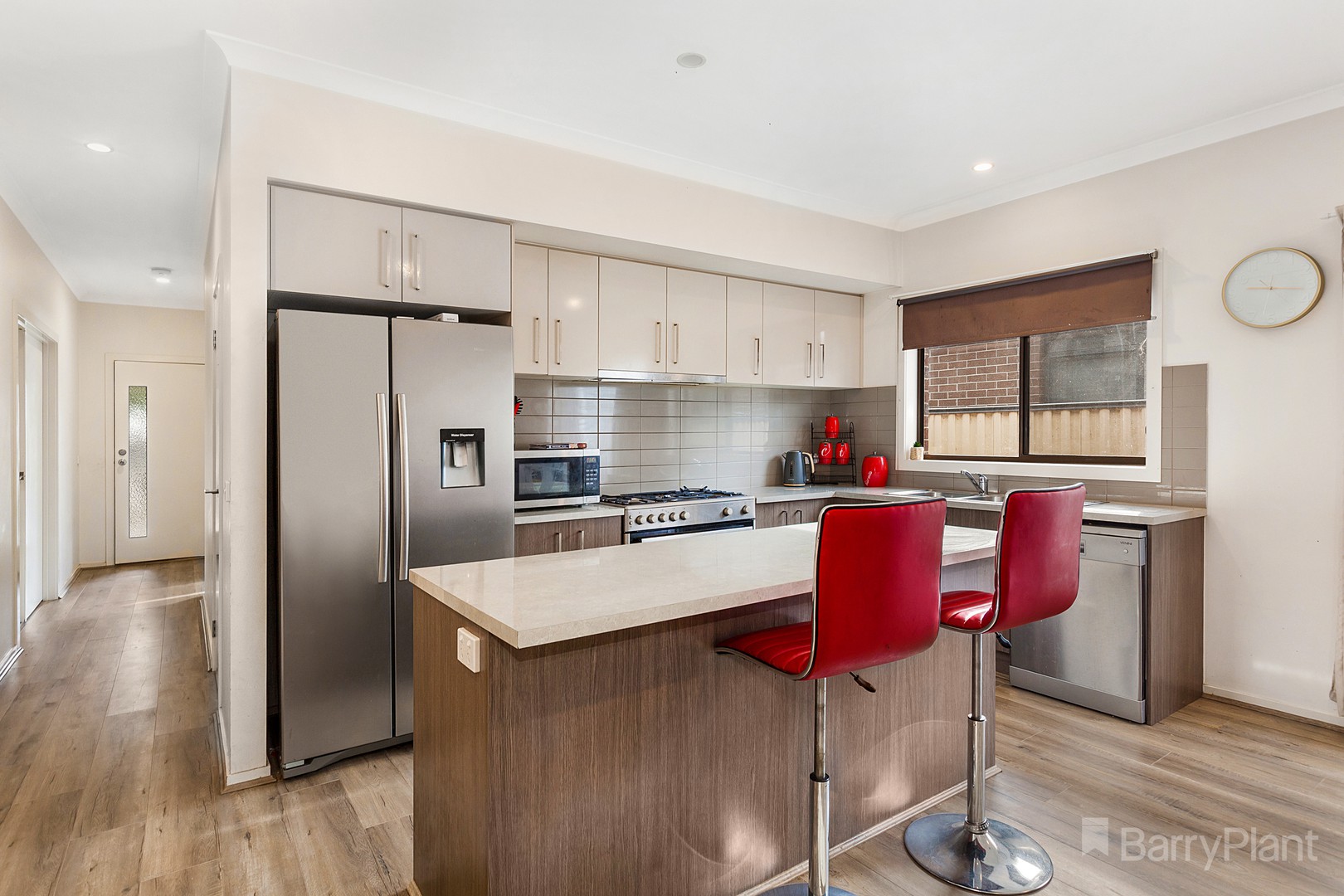 8 Kirribilli Cres, Wallan, VIC 3756 - Thumbnail 2 - 02/05/2022