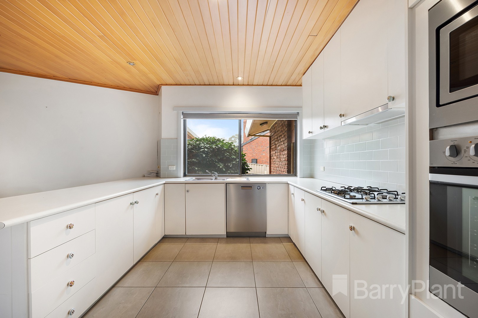 8 Lake View Court, Ballarat North, VIC 3350, Ballarat North - Thumbnail 2
