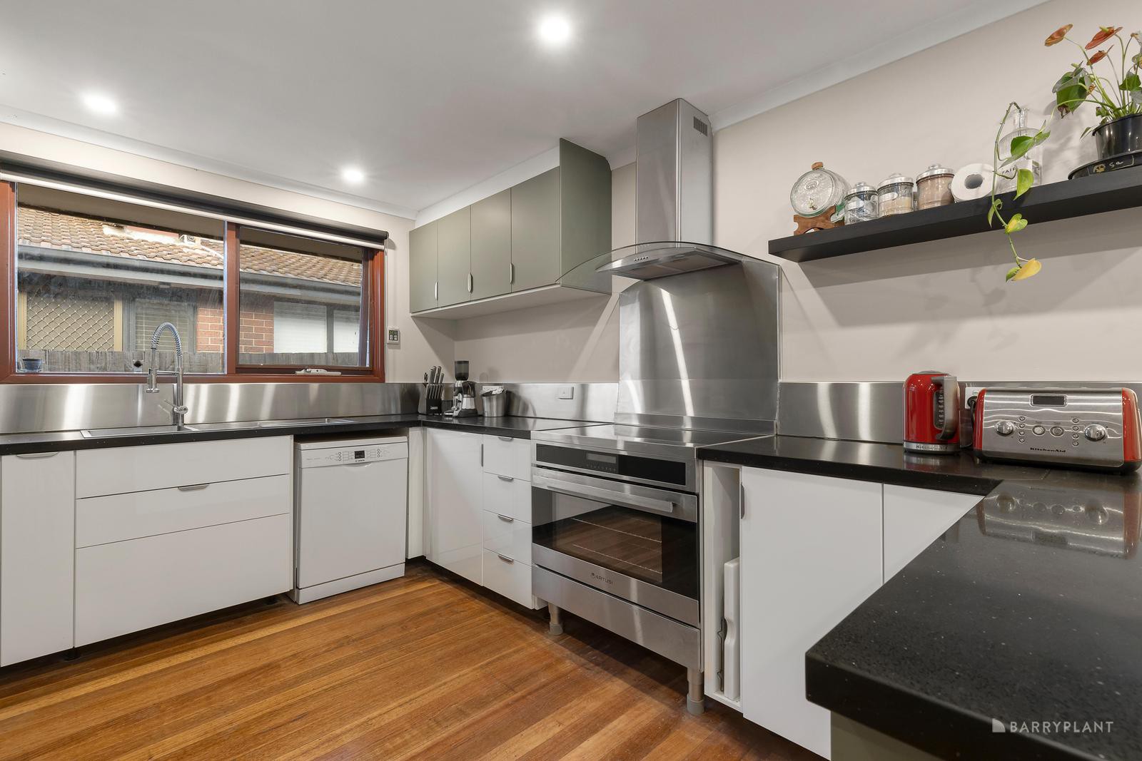 8 Landy Close, Mill Park, VIC 3082, Mill Park - Thumbnail 3