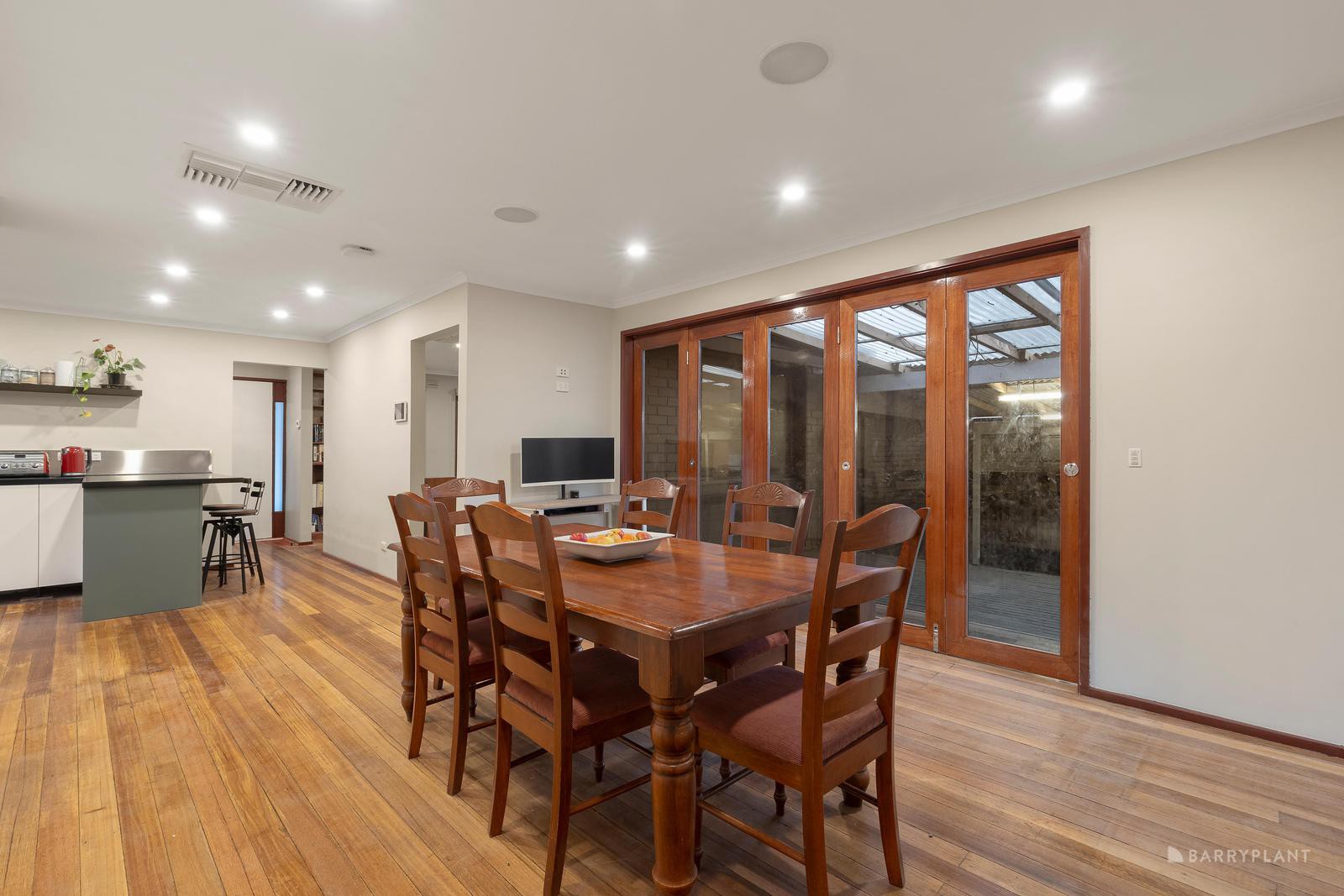 8 Landy Close, Mill Park, VIC 3082, Mill Park - Thumbnail 4