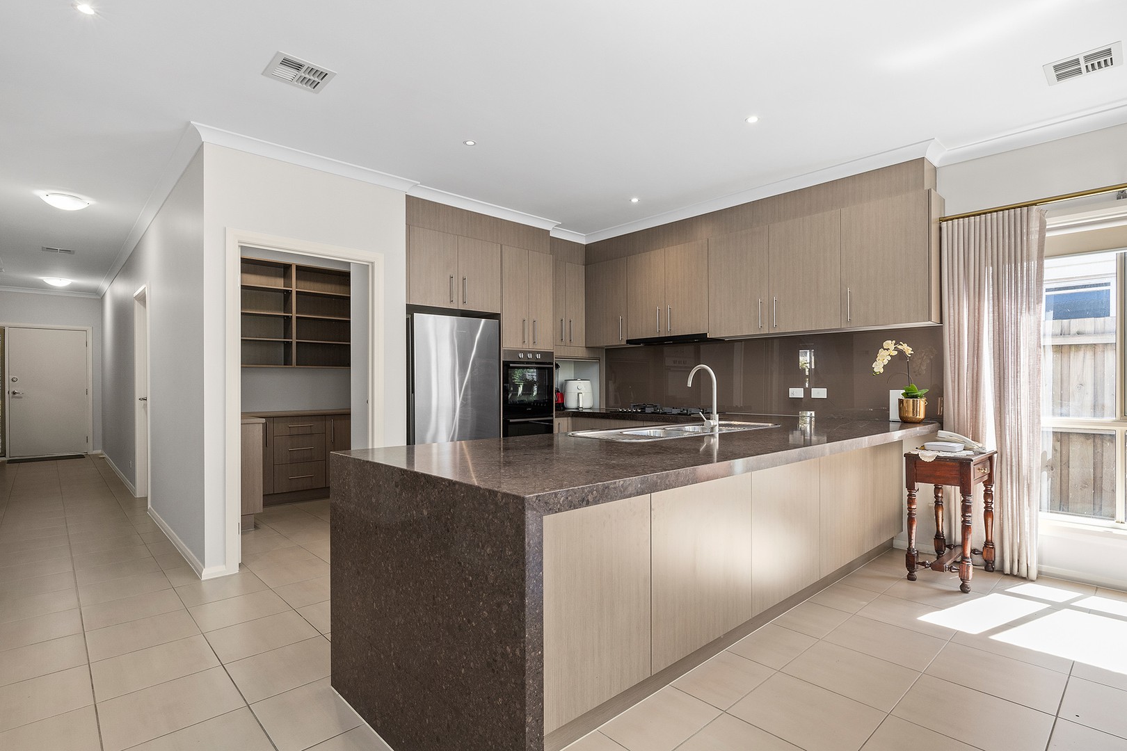 8 Lansdowne Street, Pascoe Vale South, VIC 3044 - Thumbnail 2 - 12/03/2025