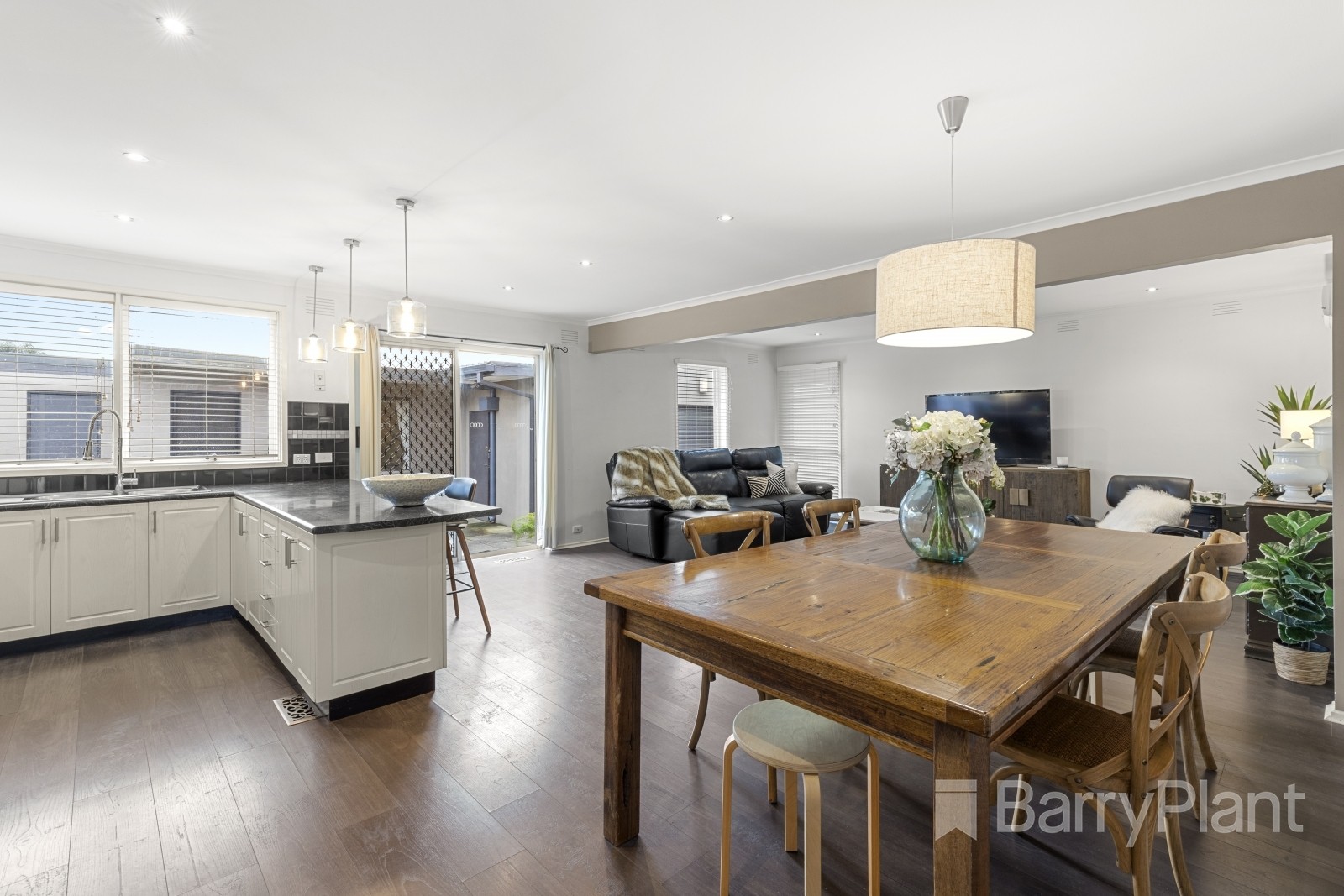 8 Lantana Court, Dandenong North, VIC 3175 - Thumbnail 2 - 05/07/2023