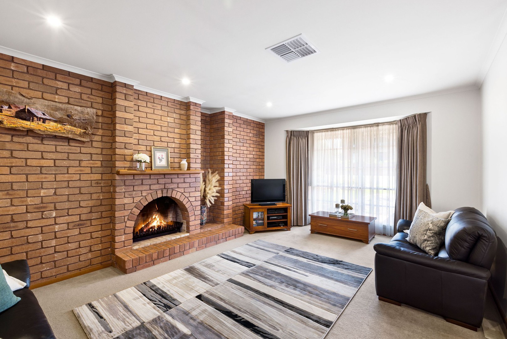 8 Larwood Close, Avondale Heights, VIC 3034, Avondale Heights - Thumbnail 4