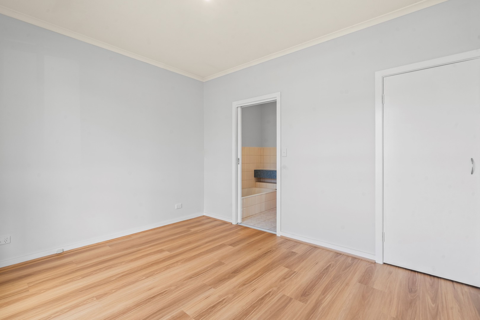 8 Linda Avenue, Box Hill North, VIC 3129, Box Hill North - Thumbnail 3