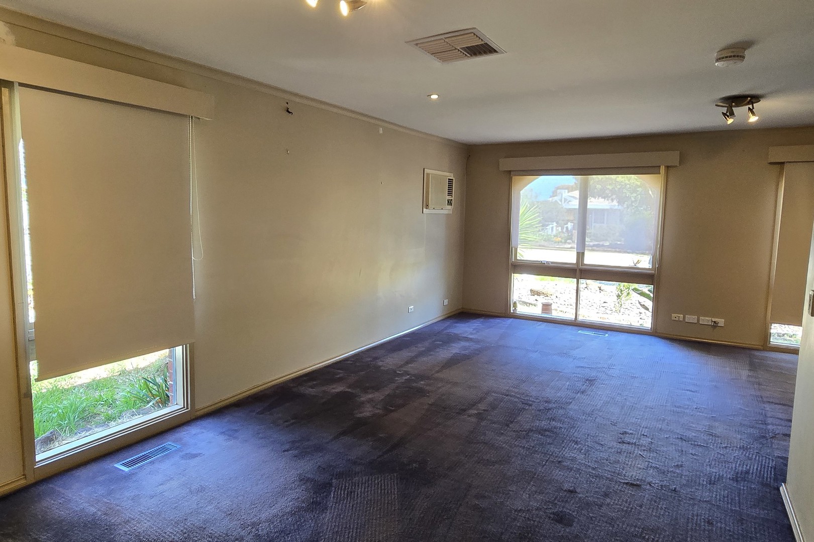 8 Linlithgow Way, Melton West, VIC 3337, Melton West - Thumbnail 4