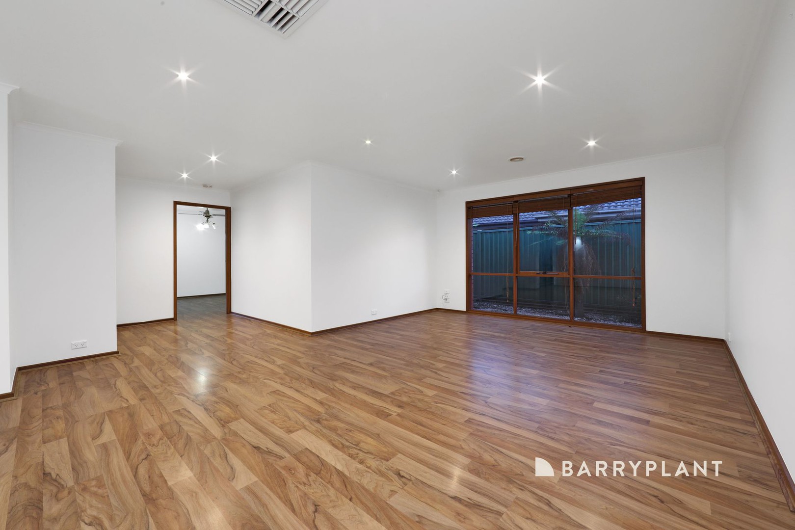 8 Linnel Court, Rowville, VIC 3178 - Thumbnail 2 - 07/10/2026