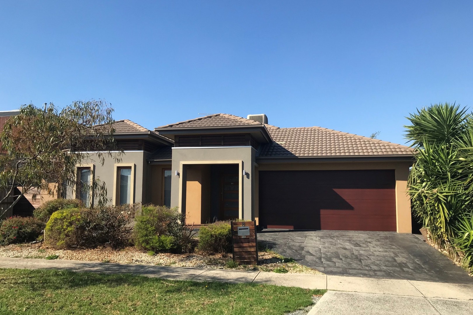 8 Little Gem Way, Berwick, VIC 3806 - Thumbnail 1 - 15/02/2024